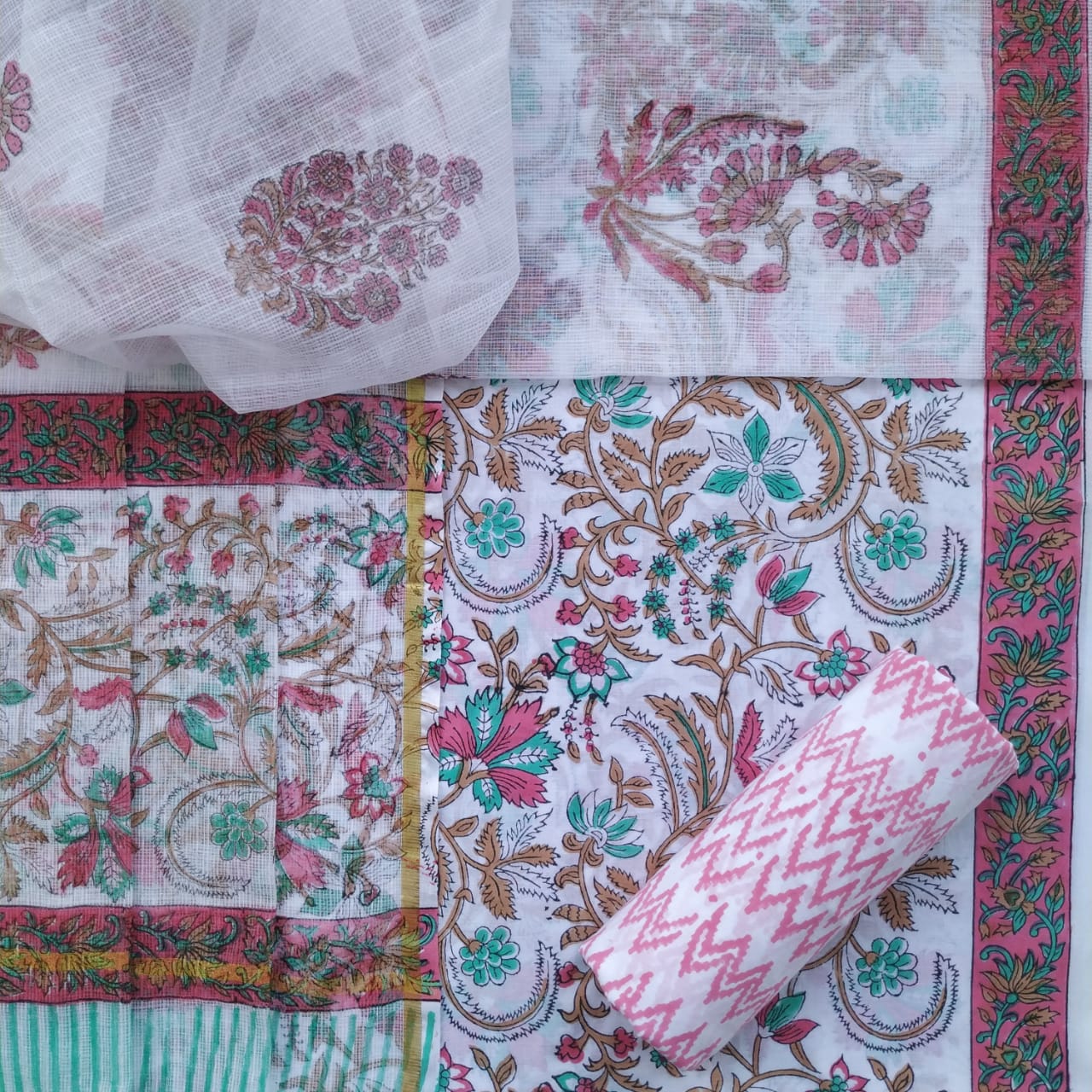 Shop jaipuri print cotton suit sets with mulmul dupatta online (3CKD726)