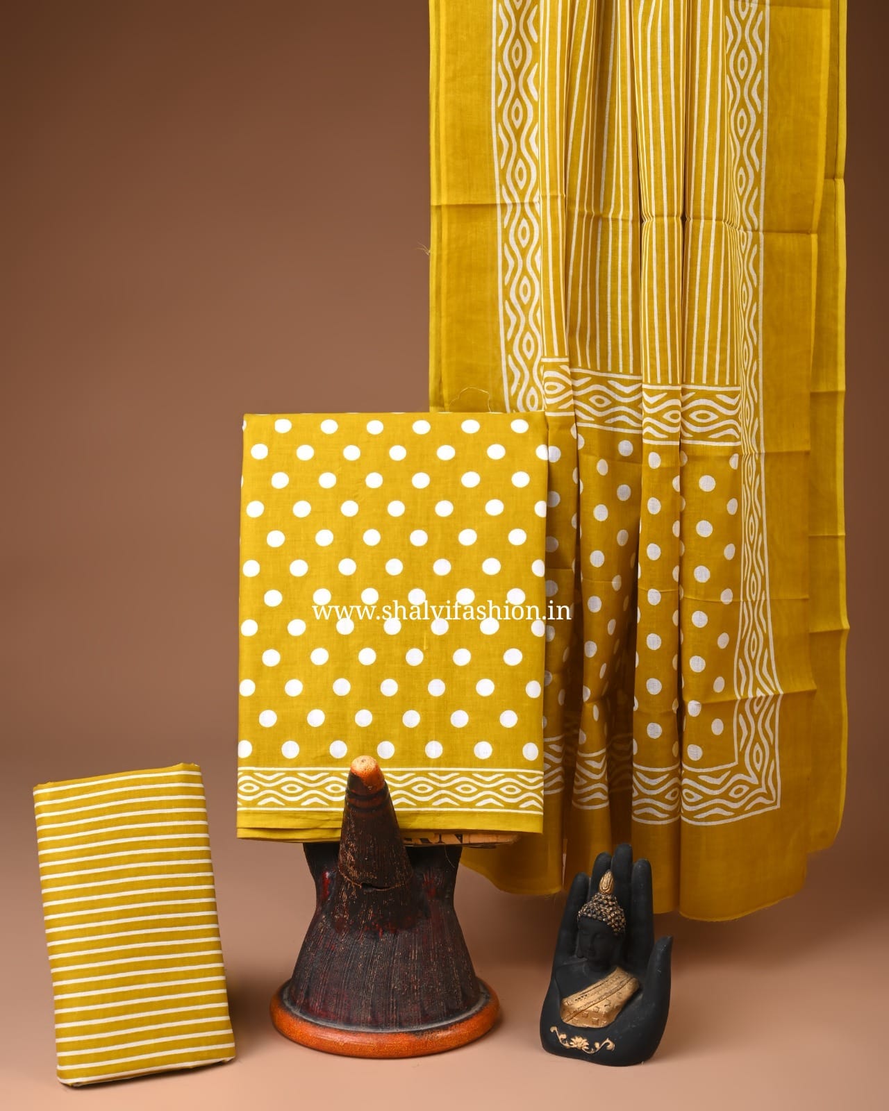 Shop screen print mulmul dupatta cotton suits online (COT116)