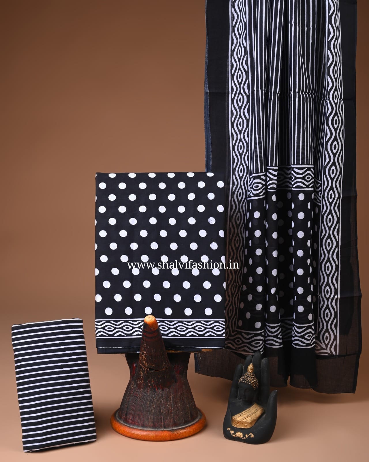 Shop hand screen printed cotton suits with mulmul dupatta (COT114)