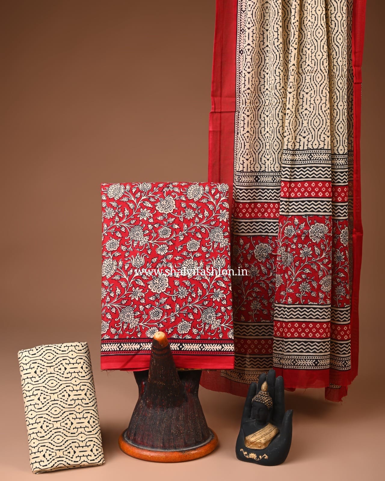 Shop hand screen print cotton suits with mulmul dupatta (COT91)