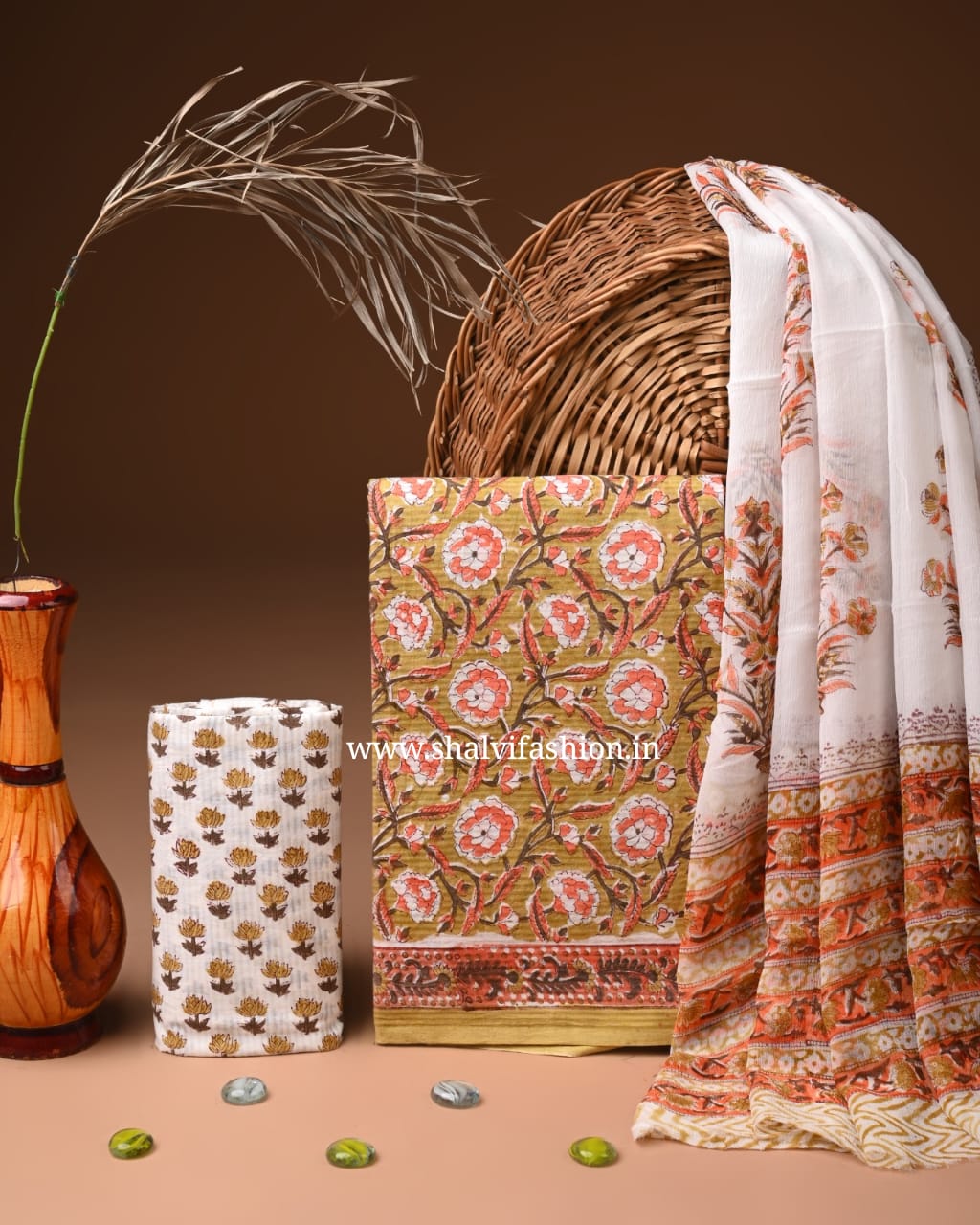 Shop jaipuri print cotton suits with chiffon dupatta online (PCHF646)