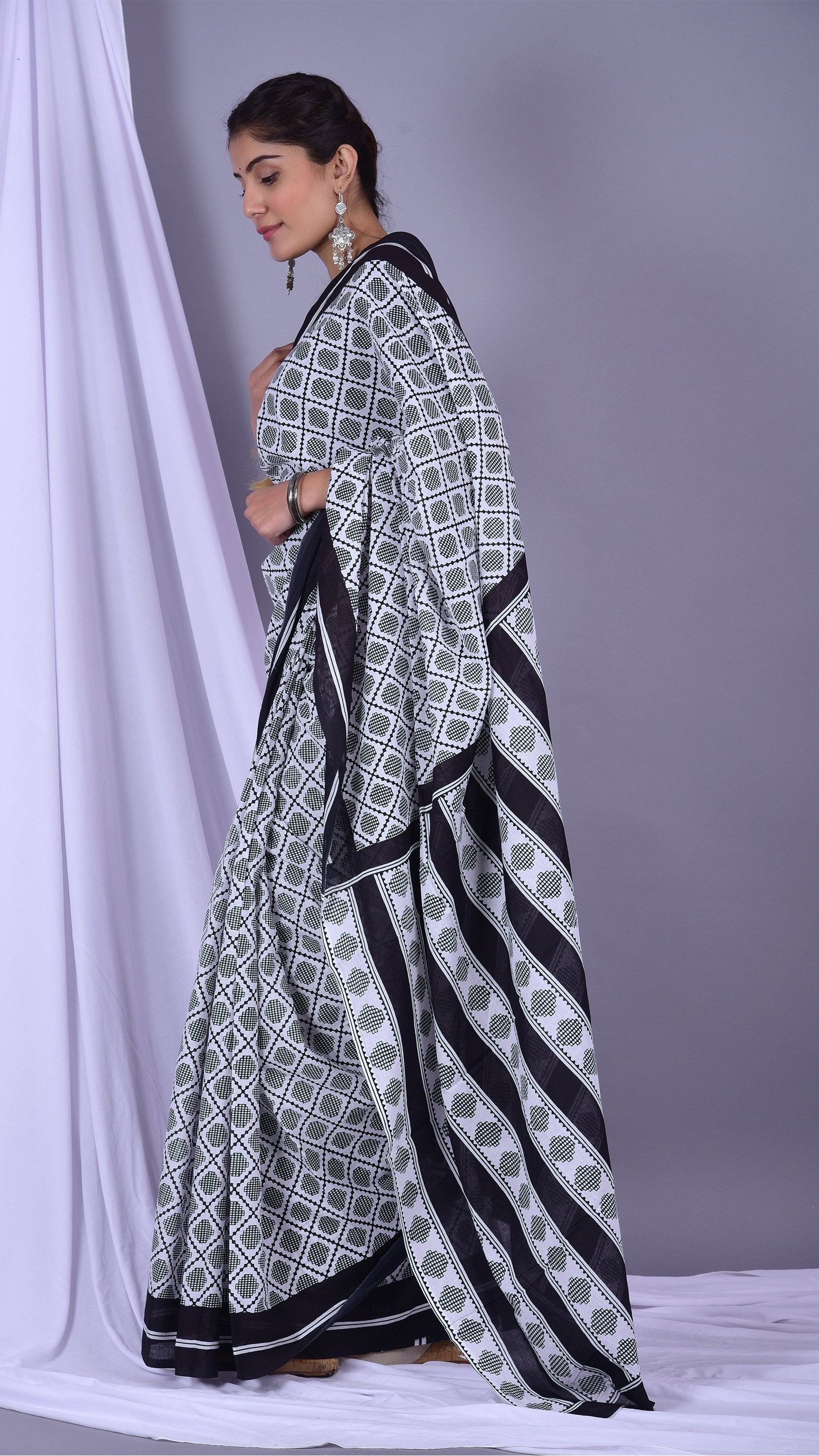 Handblock Black and White Mulmul saree - ShalviFashion